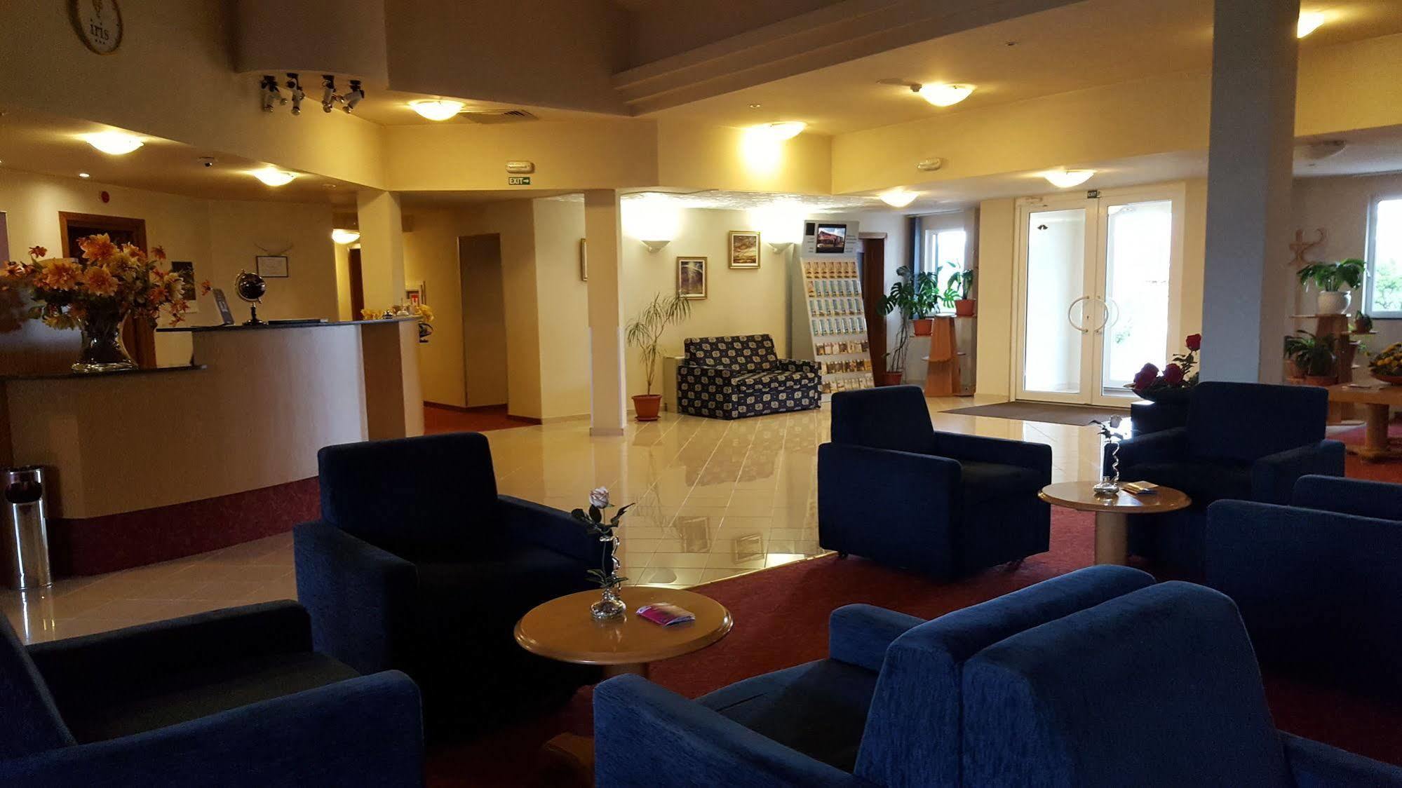Iris Hotel Bors المظهر الخارجي الصورة