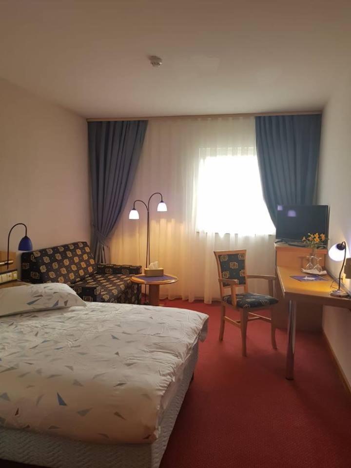 Iris Hotel Bors المظهر الخارجي الصورة