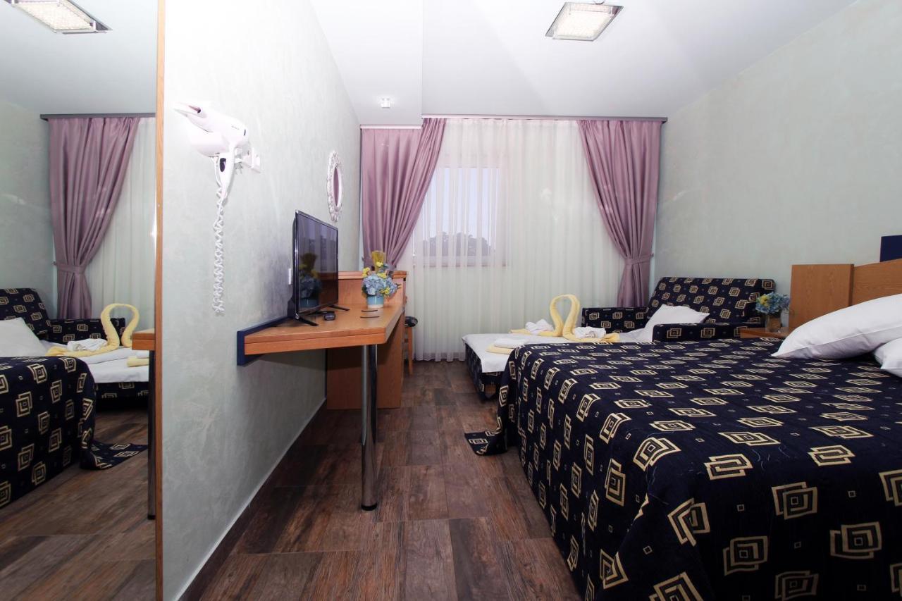 Iris Hotel Bors المظهر الخارجي الصورة